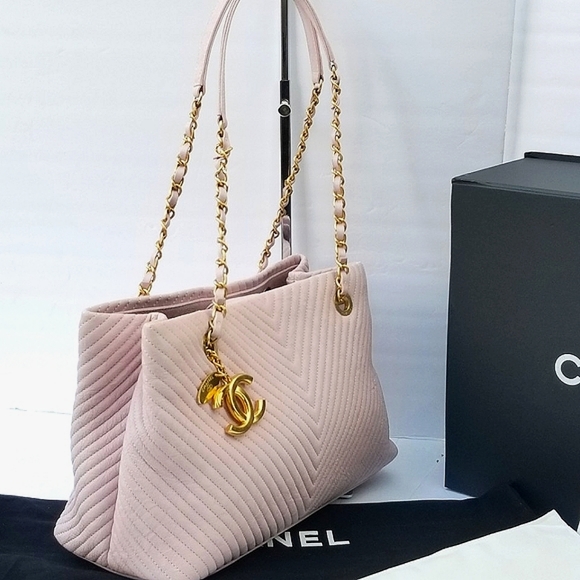 Extra pics for CHANEL Gorgeous blush Pink CC Logo V Stitch Chain Shoulder bag - Picture 8 of 16